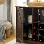 Meuble de bar à café de ferme avec casier à vin, porte de grange, tiroir et buffet