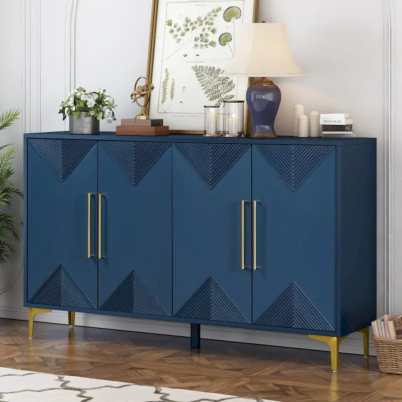 Armoire à quatre portes avec motifs triangulaires bicolores sur les portes et étagères réglables
