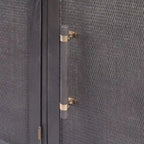 Meuble bas en rotin noir vieilli à 3 portes avec pieds en acier finition laiton